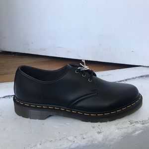 Dr. Martens VEGAN oxford shoes